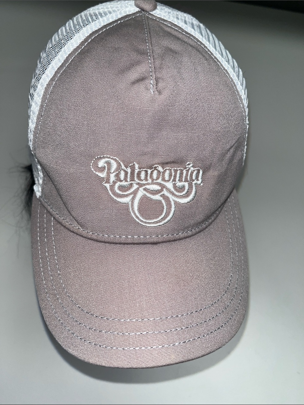Patagonia trucker hat in gray with white mesh / One Size